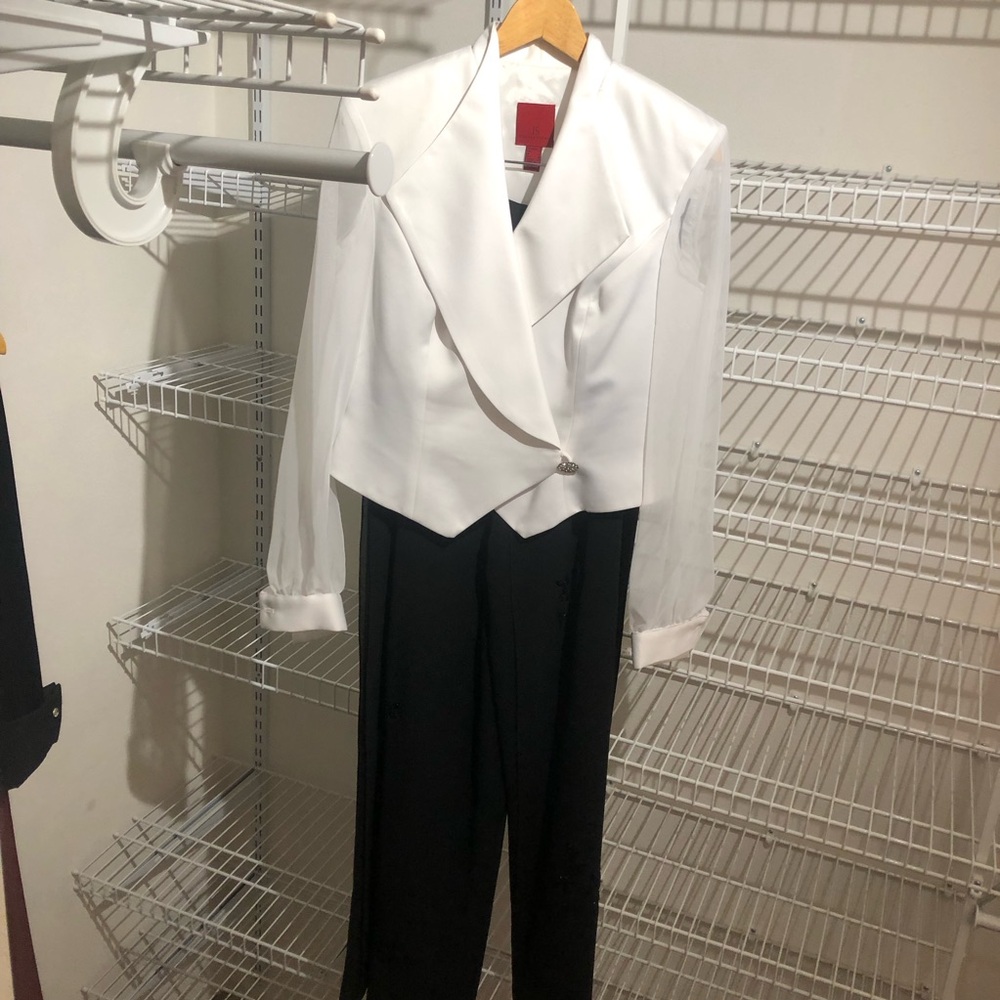 🤌 VINTAGE White and Black Pantsuit with Blazer